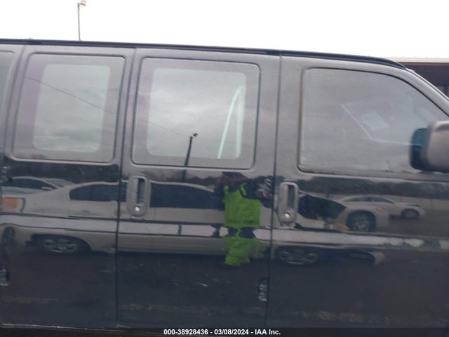 Chevrolet Express 2500 Work Van 2017 1GCWGAFF2H1110142 Image 13