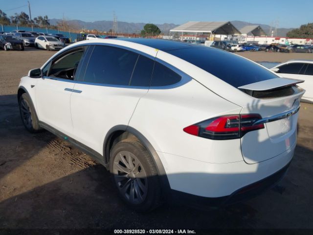 2018 TESLA MODEL X 5YJXCBE20JF115857 Photo 2