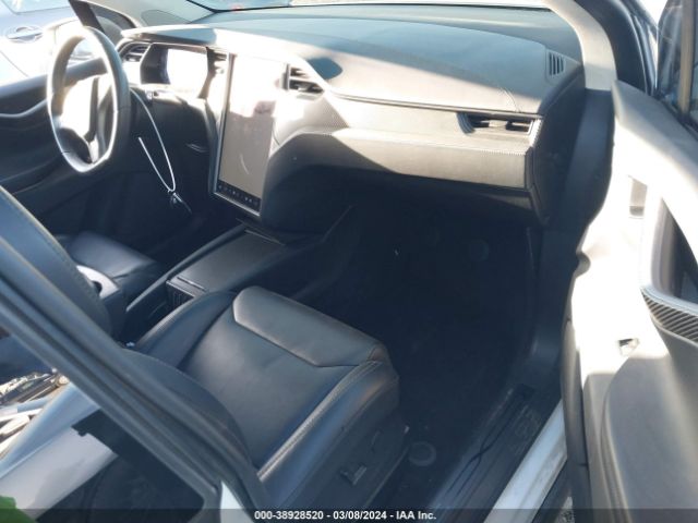 2018 TESLA MODEL X 5YJXCBE20JF115857 Photo 4