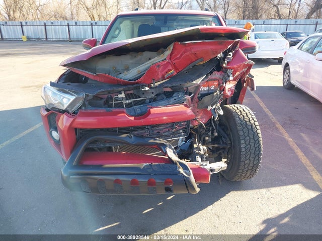 Toyota 4RUNNER SR5 2019 JTEBU5JR9K5662944 Image 12