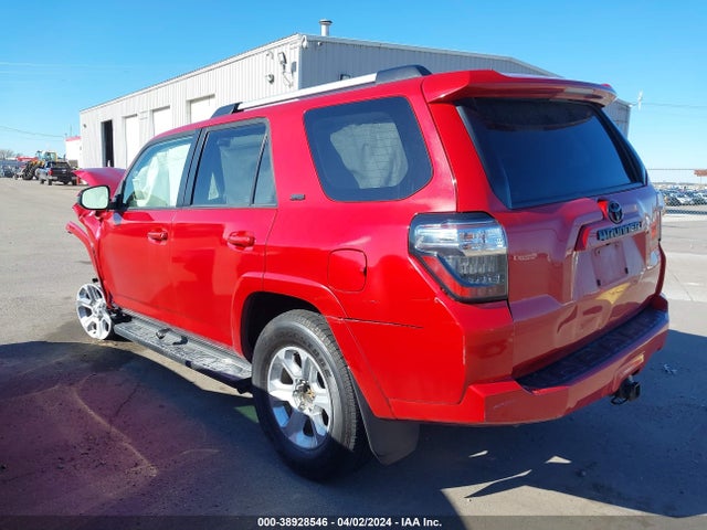 Toyota 4RUNNER SR5 2019 JTEBU5JR9K5662944 Image 3