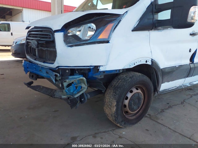 Ford Transit-250 2019 1FTYR2CMXKKB57903 Image 18