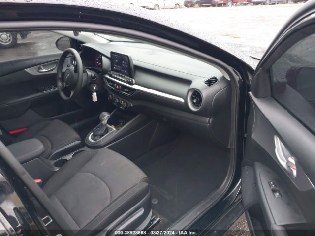3KPF24AD8NE503285 KIA Forte Lxs