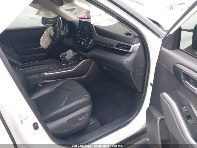 Toyota Highlander Xle 2021 5TDGZRAH7MS526321 Image 5