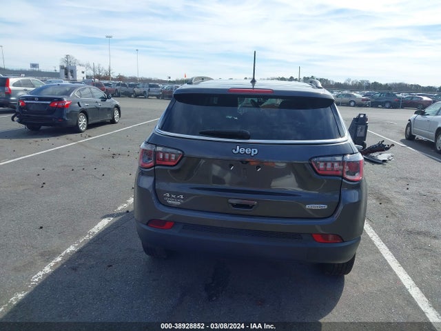 Jeep Compass Latitude 4x4 2018 3C4NJDBB9JT436181 Image 16
