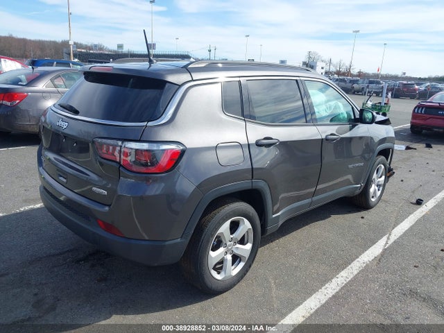 Jeep Compass Latitude 4x4 2018 3C4NJDBB9JT436181 Image 4