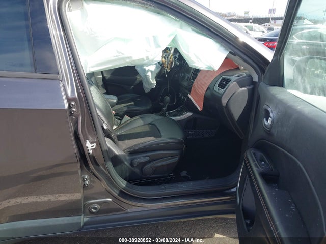 Jeep Compass Latitude 4x4 2018 3C4NJDBB9JT436181 Image 5