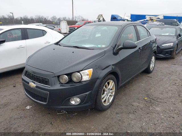 Chevrolet Sonic Lt Auto 2015 1G1JC5SG6F4114341 Image 2