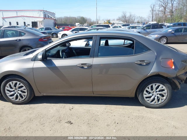 Toyota COROLLA LE 2018 2T1BURHE5JC973321 Image 15