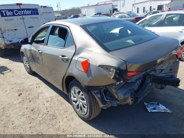 Toyota COROLLA LE 2018 2T1BURHE5JC973321 Image 3
