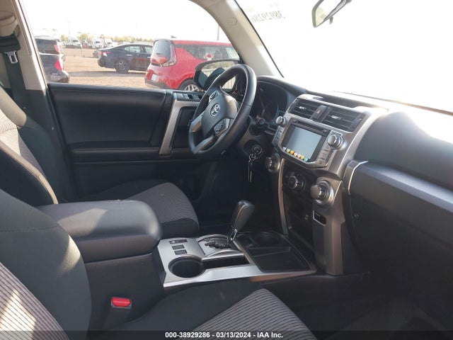 Toyota 4RUNNER SR5 2017 JTEZU5JR9H5154626 Image 5