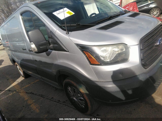 Ford Transit-150 2016 1FTYE1YM4GKB03048 Image 1