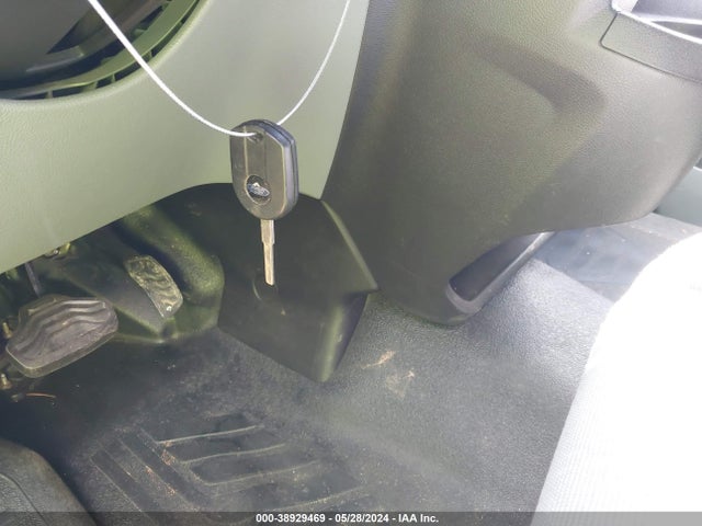 Ford Transit-150 2016 1FTYE1YM4GKB03048 Image 11