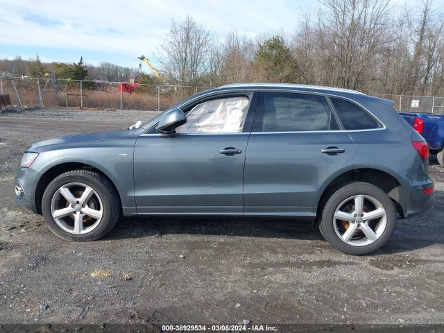 Audi Q5 2.0t Premium 2017 WA1M2AFPXHA061801 Image 14