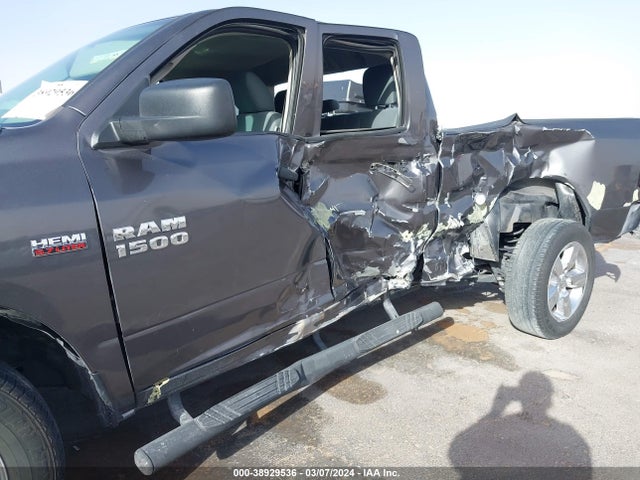 RAM 1500 Classic Tradesman Quad Cab 4x2 6'4 Box 2019 1C6RR6FT4KS728405 Image 6