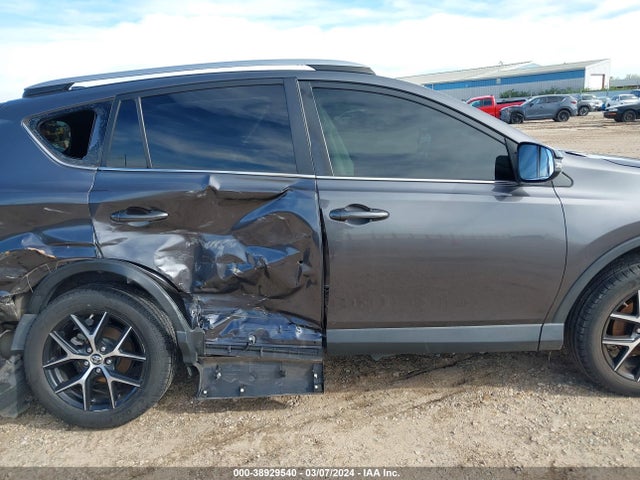Toyota RAV4 SE 2018 JTMNFREV3JJ172919 Image 13