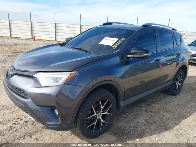 Toyota RAV4 SE 2018 JTMNFREV3JJ172919 Image 2