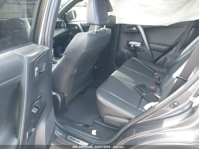 Toyota RAV4 SE 2018 JTMNFREV3JJ172919 Image 8