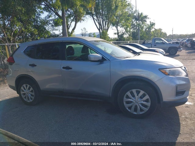 Nissan ROGUE S 2017 KNMAT2MT0HP500092 Image 13