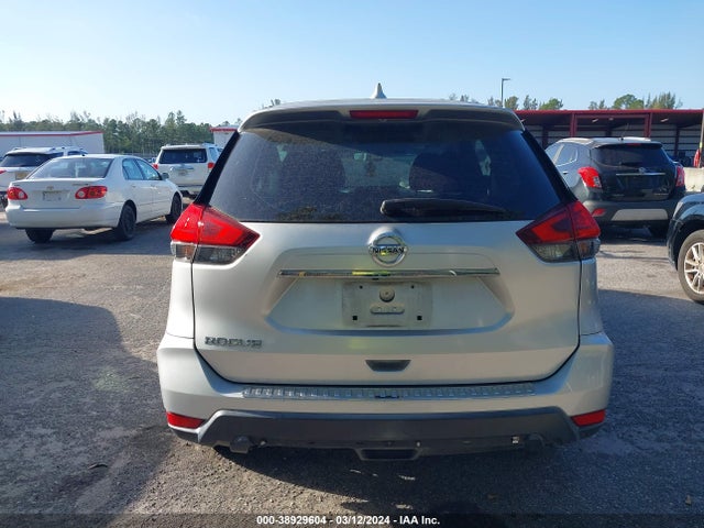 Nissan ROGUE S 2017 KNMAT2MT0HP500092 Image 16