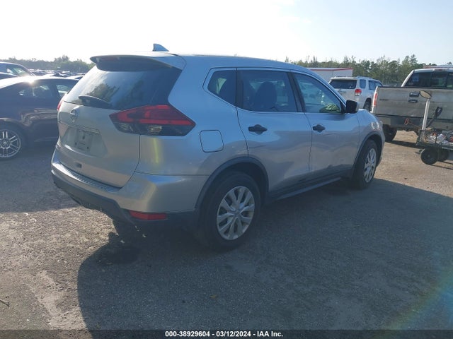 Nissan ROGUE S 2017 KNMAT2MT0HP500092 Image 4