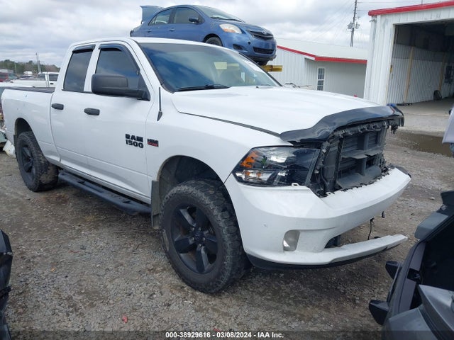 RAM 1500 Express Quad Cab 4x4 6'4 Box 2018 1C6RR7FT1JS351181 Image 1