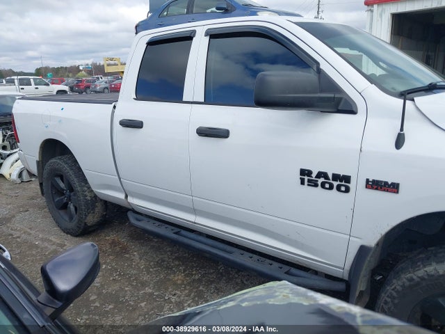 RAM 1500 Express Quad Cab 4x4 6'4 Box 2018 1C6RR7FT1JS351181 Image 13