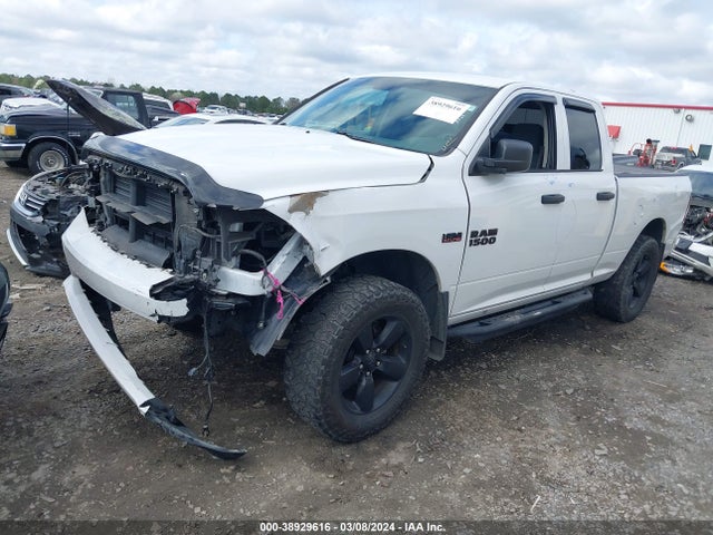 RAM 1500 Express Quad Cab 4x4 6'4 Box 2018 1C6RR7FT1JS351181 Image 2