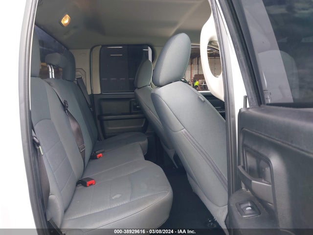 RAM 1500 Express Quad Cab 4x4 6'4 Box 2018 1C6RR7FT1JS351181 Image 8
