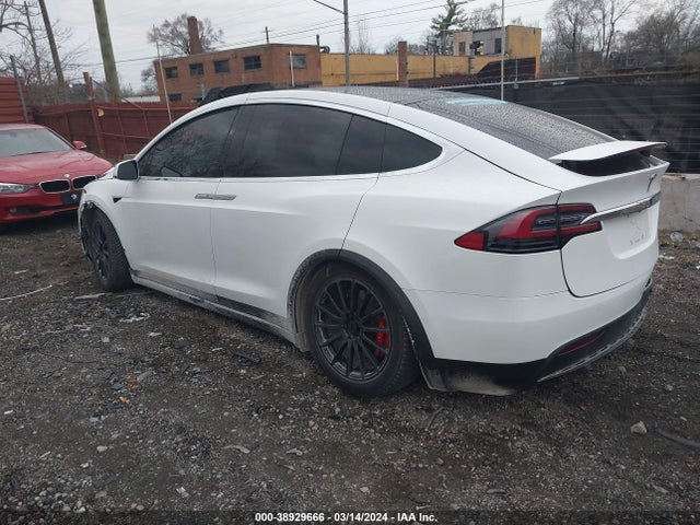 2019 TESLA MODEL X 5YJXCBE48KF180359 Photo 2