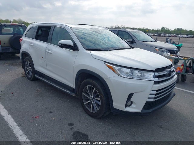 Toyota Highlander Xle 2019 5TDKZRFH0KS552579 Image 1