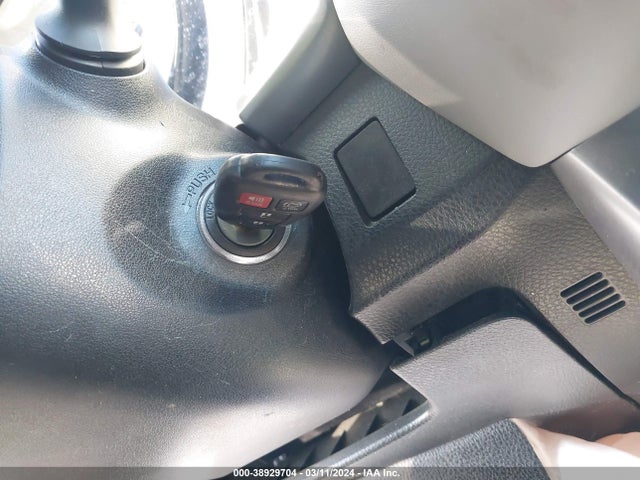 Toyota Rav4 Xle 2016 JTMWFREV1GJ089986 Image 11