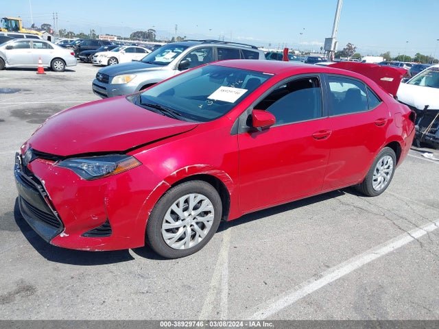 Toyota COROLLA LE 2018 5YFBURHE8JP755678 Image 2