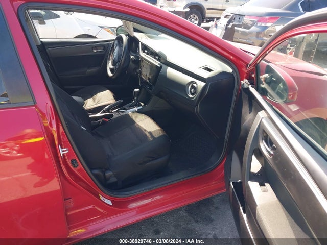 Toyota COROLLA LE 2018 5YFBURHE8JP755678 Image 5