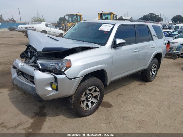 Toyota 4runner Trd Off Road 2020 JTEBU5JR2L5821241 Image 2