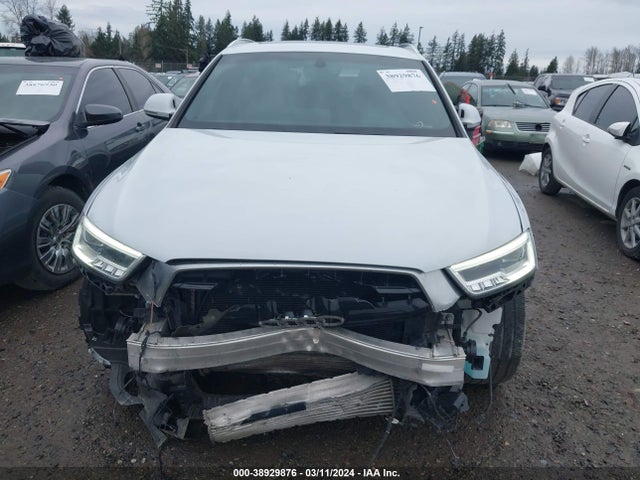 WA1GCCFS8HR002905 Audi Q3 2.0t Premium