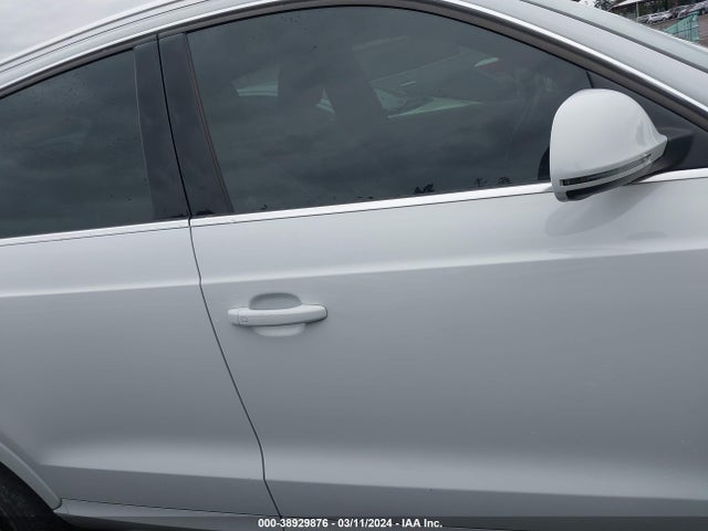 WA1GCCFS8HR002905 Audi Q3 2.0t Premium
