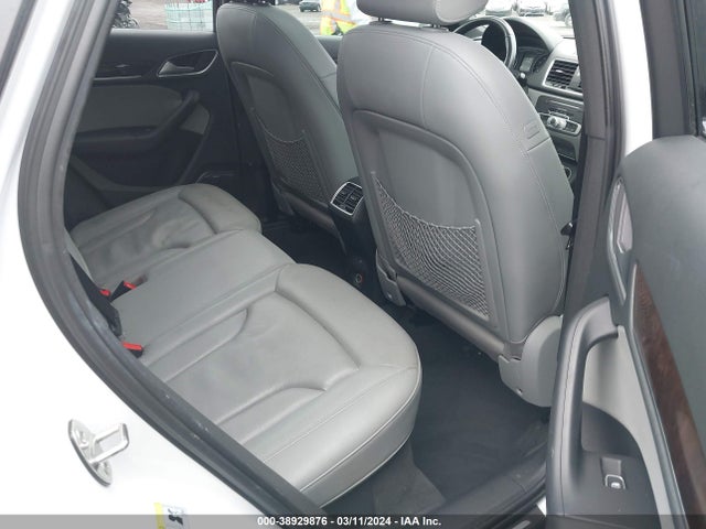 WA1GCCFS8HR002905 Audi Q3 2.0t Premium