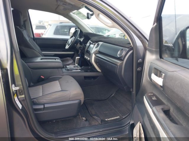 5TFEY5F15HX217560 Toyota Tundra Sr5 5.7l V8