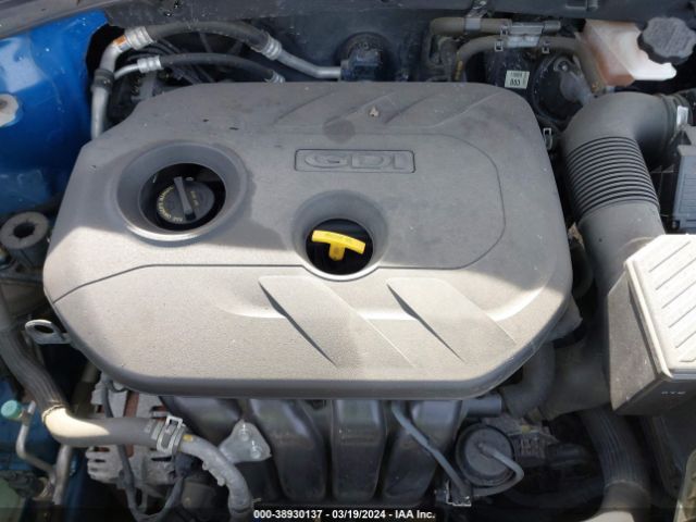 KM8J3CA40GU228321 Hyundai TUCSON SE