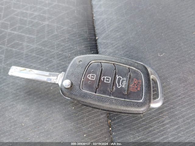 KM8J3CA40GU228321 Hyundai TUCSON SE