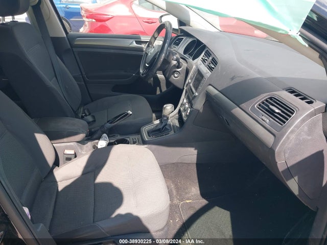 3VWC17AU9GM504135 Volkswagen Golf Sportwagen Tsi S 4-door