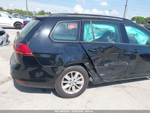 3VWC17AU9GM504135 Volkswagen Golf Sportwagen Tsi S 4-door
