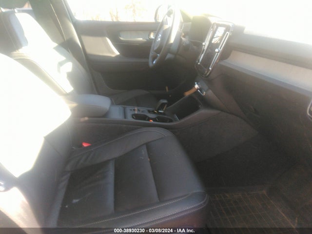 YV4L12UV7P2109661 Volvo Xc40 B5 Core