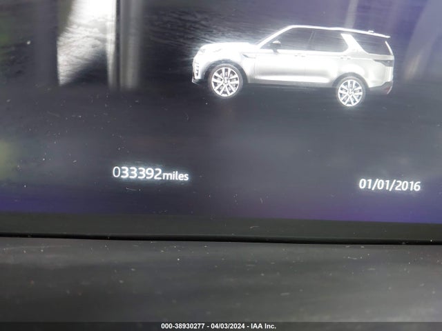 SALRT2RX2M2452965 Land Rover Discovery P300 S R-dynamic