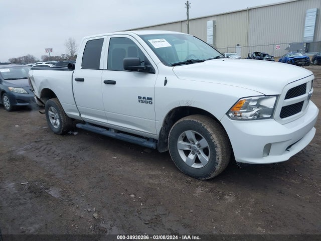 RAM 1500 Express Quad Cab 4x4 6'4 Box 2017 1C6RR7FG7HS793136 Image 1