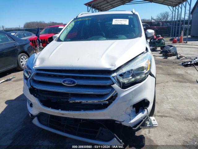 1FMCU9J90HUA17769 Ford Escape Titanium