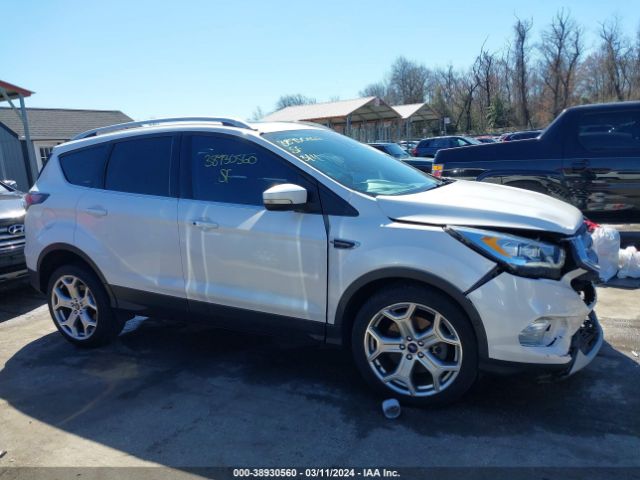 1FMCU9J90HUA17769 Ford Escape Titanium