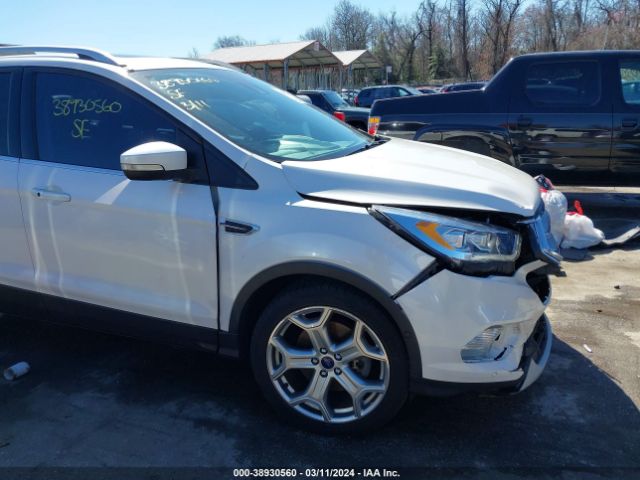1FMCU9J90HUA17769 Ford Escape Titanium