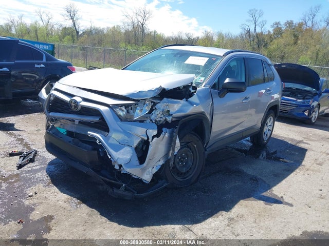 Toyota RAV4 LE 2021 2T3H1RFV6MC102431 Image 2